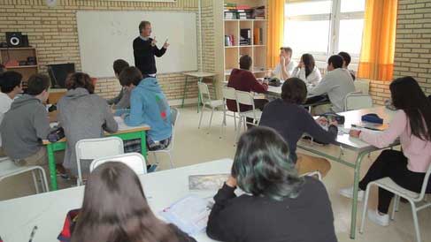 Ikasleak taldeka lanean